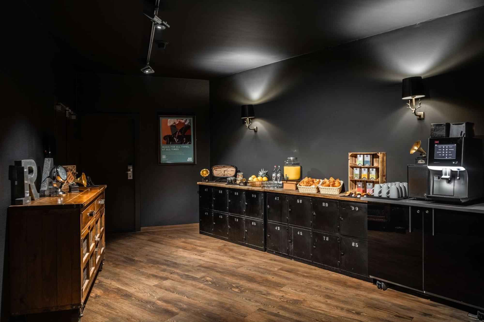 Pentahotel Лиеж Екстериор снимка